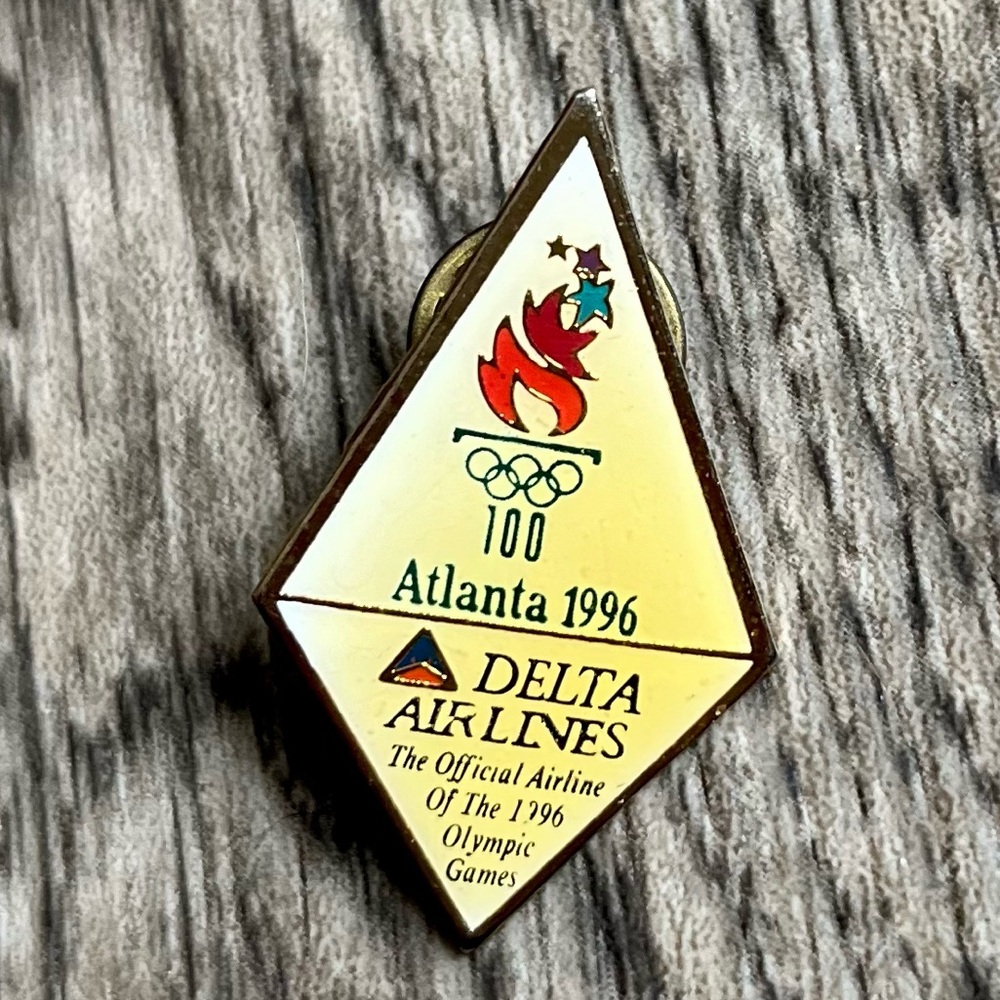 Delta Airlines Official Airlines of 1996 Olympic Games lapel tac pin